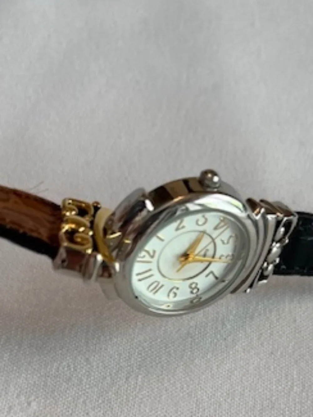 AVON | Two-sided Brown or Black Leather Band Reversible Watch-EUC-NEW Battery